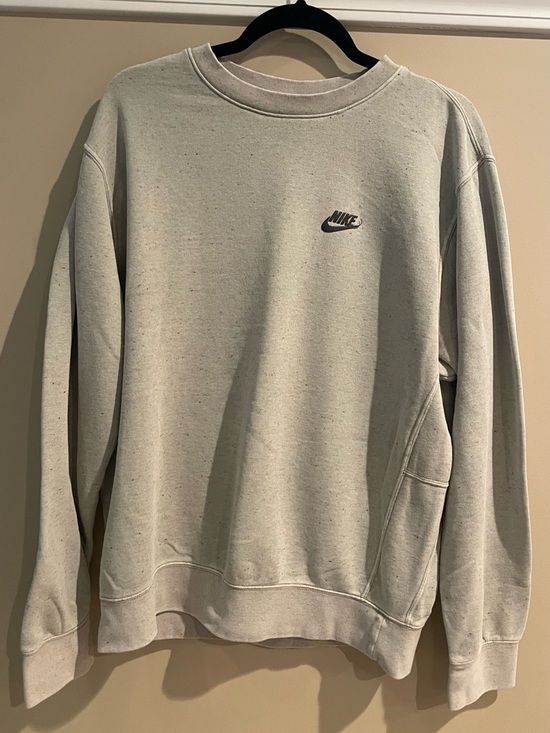 Nike Other - Nike Men's Light Gray/Green Crewneck Sweatshirt
